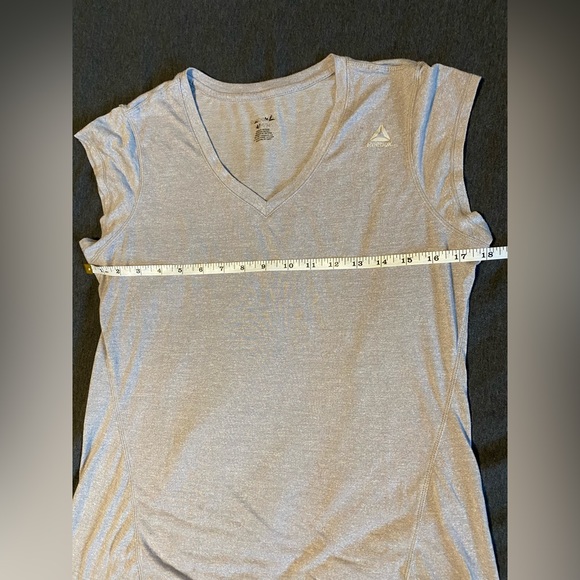 Reebok Athletic Top - Picture 3 of 4
